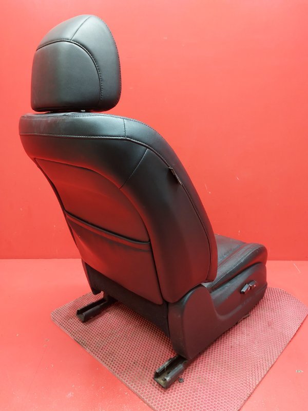 Сиденье Nissan Teana J32 QR25DE 2010 переднее правое (б/у) Сиденье Nissan Teana J32 QR25DE 2010 переднее правое (б/у)