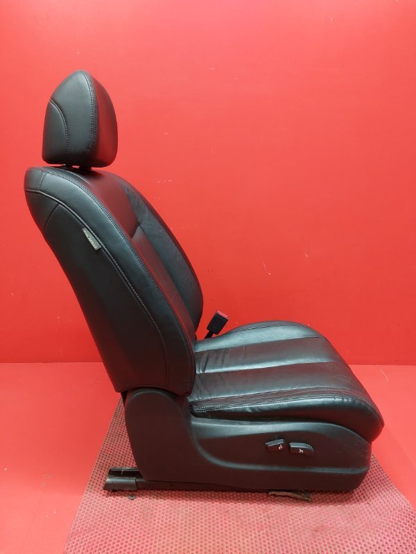 Сиденье Nissan Teana J32 QR25DE 2010 переднее правое (б/у) Сиденье Nissan Teana J32 QR25DE 2010 переднее правое (б/у)