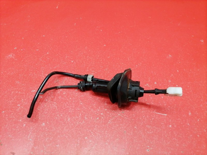 Главный цилиндр сцепления Ford Focus CB4 SHDA 2010 (б/у) Главный цилиндр сцепления Ford Focus CB4 SHDA 2010 (б/у)