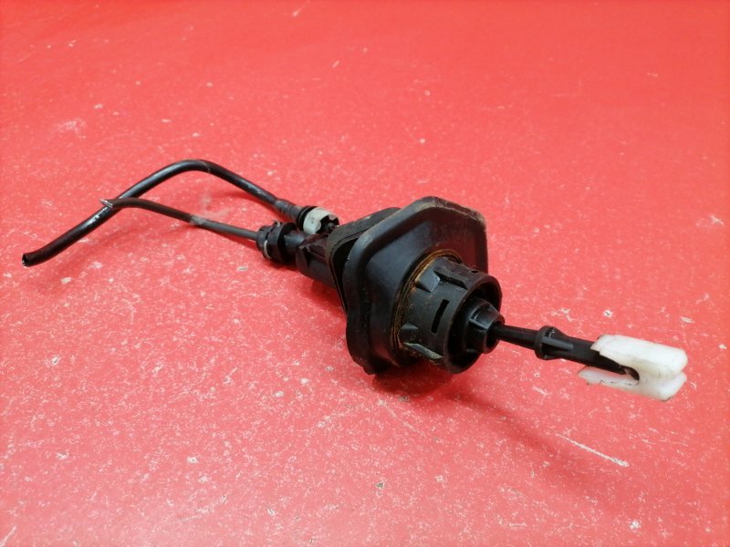 Главный цилиндр сцепления Ford Focus CB4 SHDA 2010 (б/у) Главный цилиндр сцепления Ford Focus CB4 SHDA 2010 (б/у)