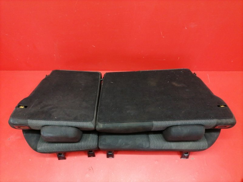 Сиденье Ford Focus CB4 SHDA 2010 заднее (б/у) Сиденье Ford Focus CB4 SHDA 2010 заднее (б/у)