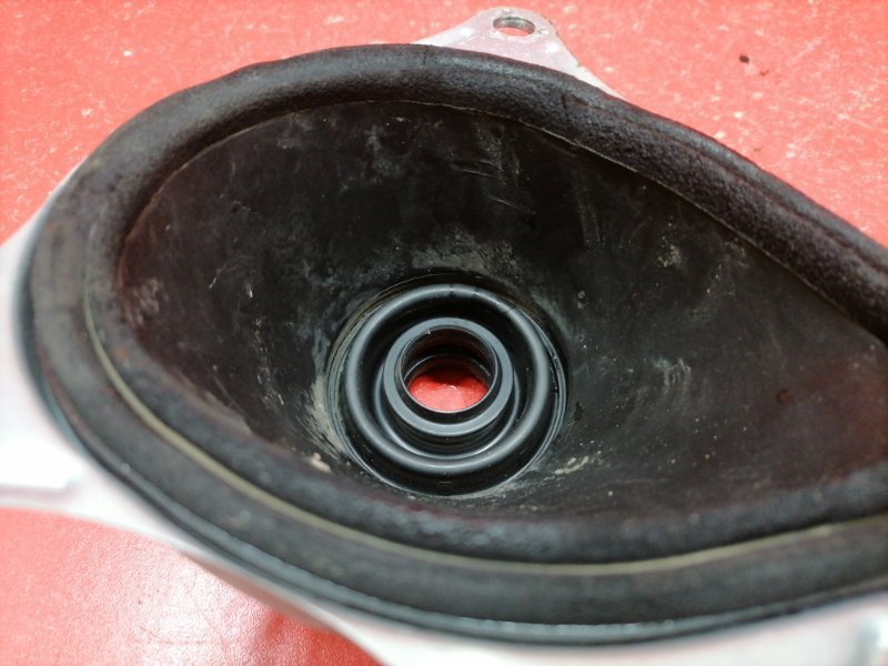 Пыльник рулевой колонки Nissan Teana J32 QR25DE 2010 (б/у) Пыльник рулевой колонки Nissan Teana J32 QR25DE 2010 (б/у)