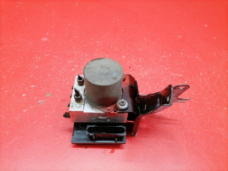 Блок abs Nissan Teana J32 QR25DE 2010 (б/у) Блок abs Nissan Teana J32 QR25DE 2010 (б/у)