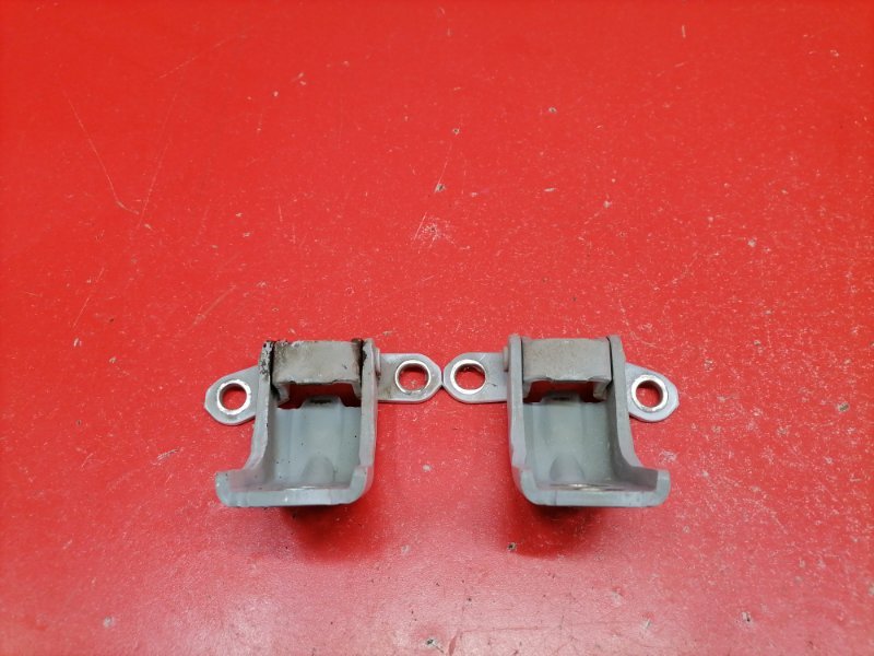 Петля двери Nissan Teana J32 QR25DE 2010 передняя правая (б/у) Петля двери Nissan Teana J32 QR25DE 2010 передняя правая (б/у)