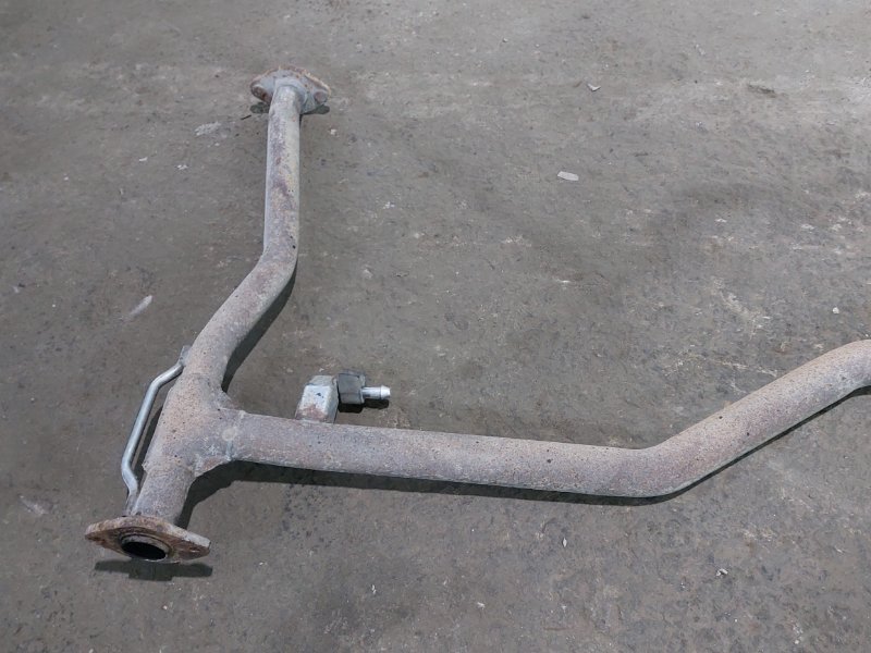 Выхлопная труба Nissan Teana J32 QR25DE 2010 (б/у) Выхлопная труба Nissan Teana J32 QR25DE 2010 (б/у)