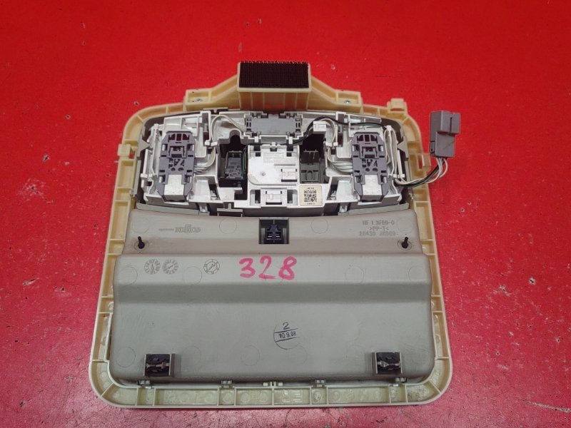 Плафон салонный Nissan Teana J32 QR25DE 2010 передний (б/у) Плафон салонный Nissan Teana J32 QR25DE 2010 передний (б/у)
