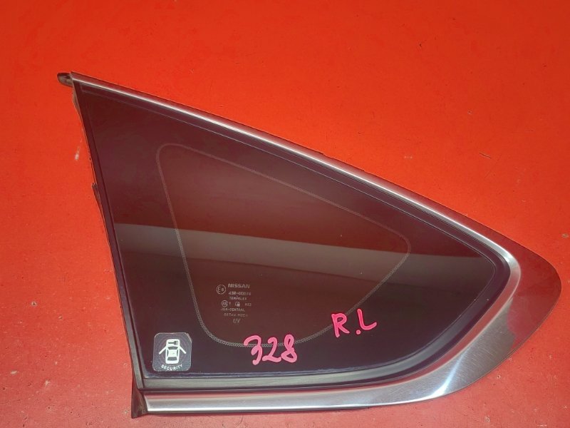Стекло кузовное Nissan Teana J32 QR25DE 2010 левое (б/у)