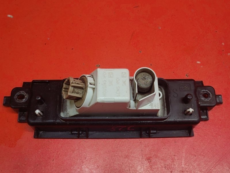 Фонарь противотуманный Nissan Teana J32 QR25DE 2010 задний (б/у) Фонарь противотуманный Nissan Teana J32 QR25DE 2010 задний (б/у)