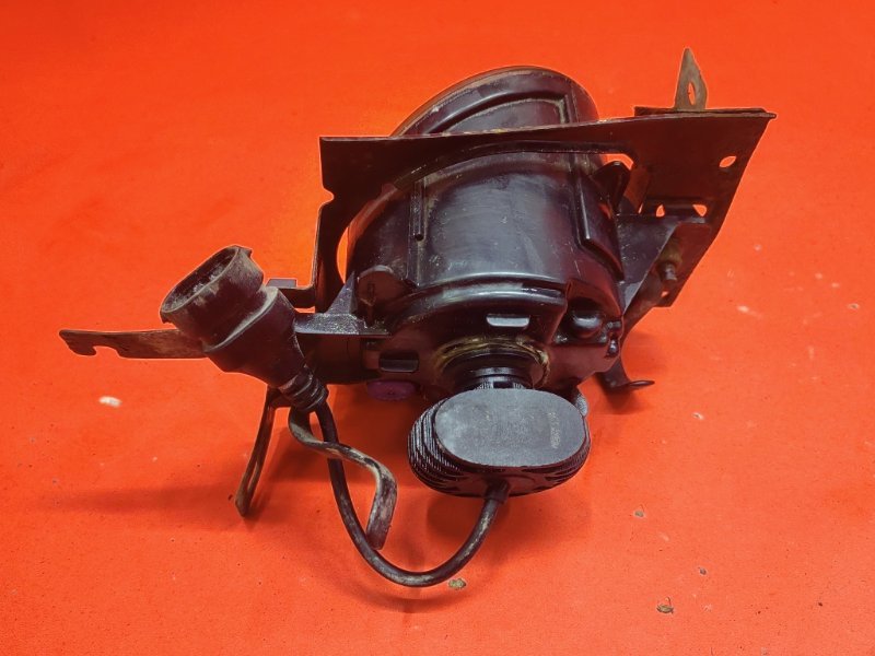 Фара противотуманная Nissan Teana J32 QR25DE 2010 передняя левая (б/у) Фара противотуманная Nissan Teana J32 QR25DE 2010 передняя левая (б/у)