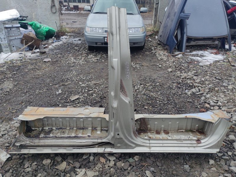 Порог со стойкой Hyundai Grand Starex H1 G4JS 2007 правый (б/у) Порог со стойкой Hyundai Grand Starex H1 G4JS 2007 правый (б/у)