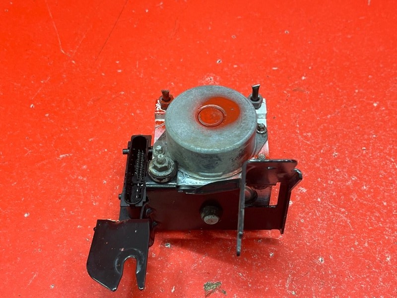 Блок abs Nissan Almera G15 K4M 2014 (б/у) Блок abs Nissan Almera G15 K4M 2014 (б/у)