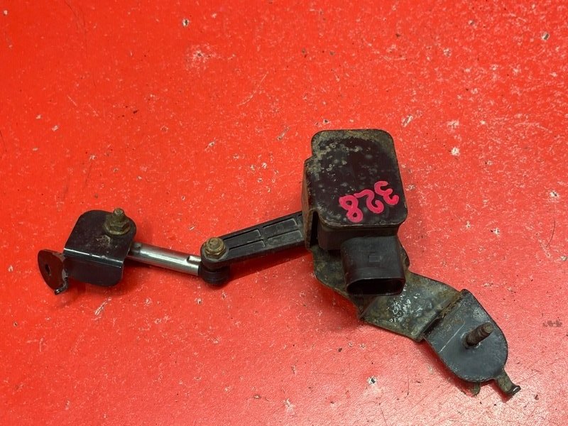Датчик положения кузова Nissan Teana J32 QR25DE 2010 (б/у) Датчик положения кузова Nissan Teana J32 QR25DE 2010 (б/у)