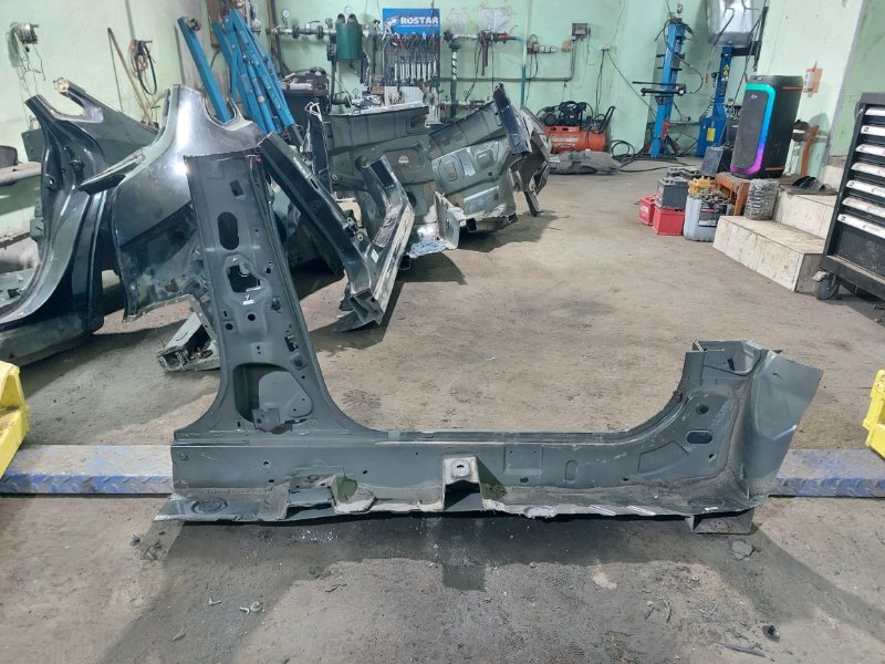 Порог со стойкой Nissan Almera G15 K4M 2014 левый (б/у) Порог со стойкой Nissan Almera G15 K4M 2014 левый (б/у)