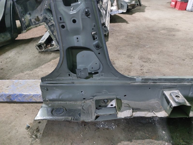 Порог со стойкой Nissan Almera G15 K4M 2014 левый (б/у) Порог со стойкой Nissan Almera G15 K4M 2014 левый (б/у)