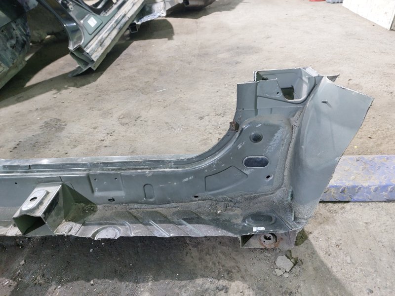 Порог со стойкой Nissan Almera G15 K4M 2014 левый (б/у) Порог со стойкой Nissan Almera G15 K4M 2014 левый (б/у)