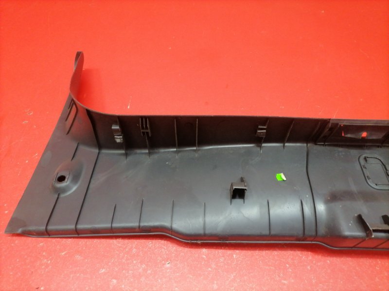 Накладка замка багажника Nissan Almera G15 K4M 2014 (б/у) Накладка замка багажника Nissan Almera G15 K4M 2014 (б/у)