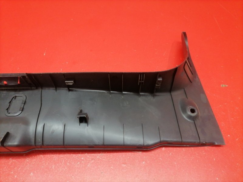 Накладка замка багажника Nissan Almera G15 K4M 2014 (б/у) Накладка замка багажника Nissan Almera G15 K4M 2014 (б/у)
