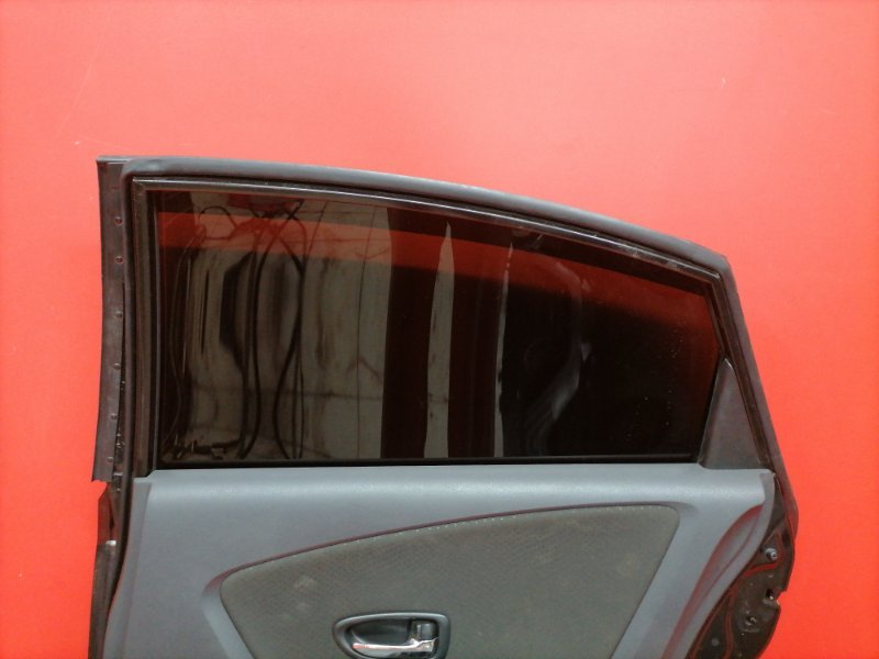 Дверь Nissan Almera G15 K4M 2014 задняя правая (б/у) Дверь Nissan Almera G15 K4M 2014 задняя правая (б/у)