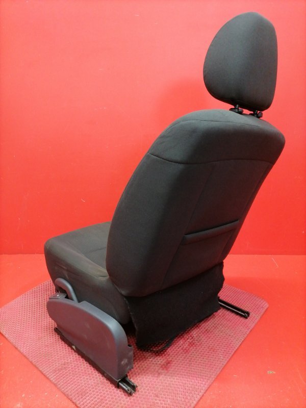 Сиденье Nissan Almera G15 K4M 2014 переднее левое (б/у) Сиденье Nissan Almera G15 K4M 2014 переднее левое (б/у)