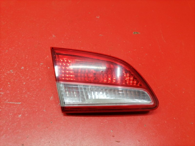 Фонарь в крышку багажника Nissan Almera G15 K4M 2014 задний левый (б/у)