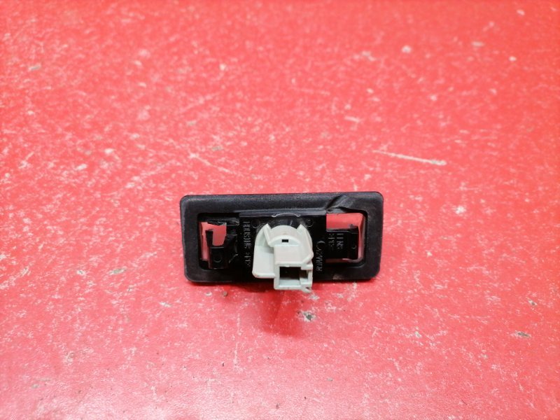 Фонарь подсветки номера Nissan Almera G15 K4M 2014 (б/у) Фонарь подсветки номера Nissan Almera G15 K4M 2014 (б/у)