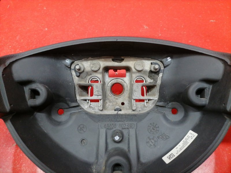 Руль Nissan Almera G15 K4M 2014 (б/у) Руль Nissan Almera G15 K4M 2014 (б/у)