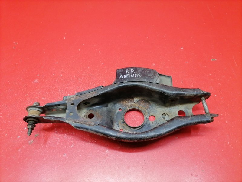 Рычаг подвески нижний Toyota Avensis ZRT271L 2ZR-FAE 2009 задний правый (б/у)