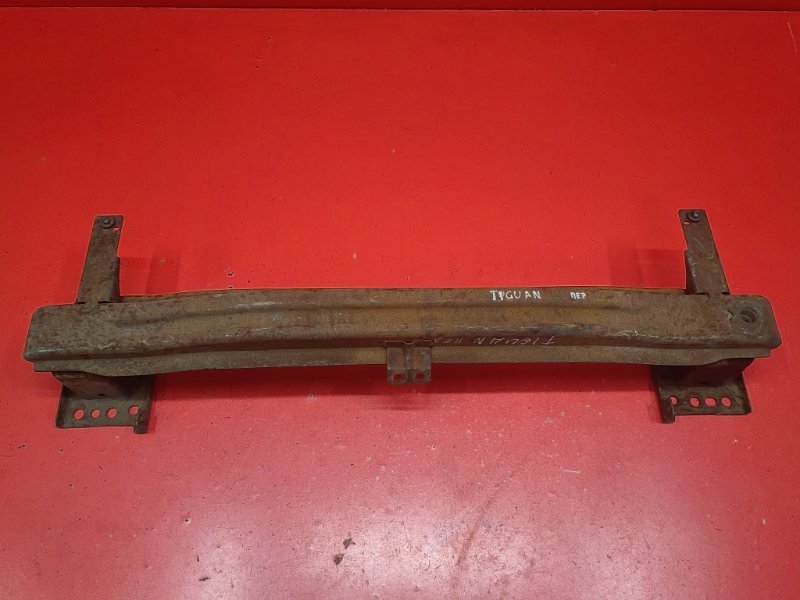 Усилитель бампера Volkswagen Tiguan 5N1 CAXA 2015 передний (б/у)