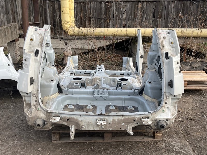 Панель кузова Toyota Isis ZGM10W 2ZR-FAE 2010 задний (б/у)