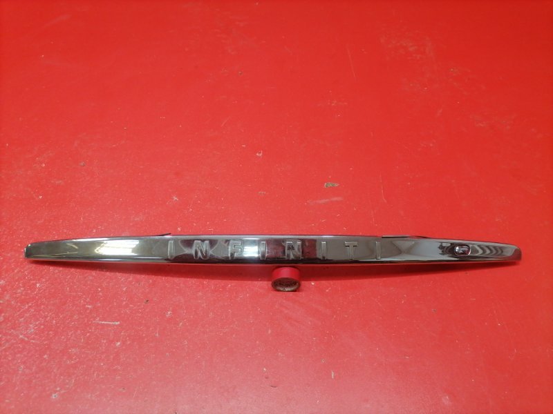 Накладка крышки багажника Infiniti EX35 J50 VQ35HR 2008 (б/у)