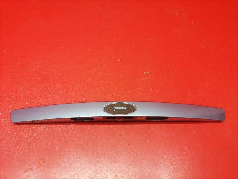 Накладка крышки багажника Ford Mondeo B4Y CJBA 2005 (б/у)