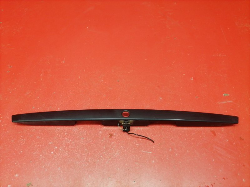 Накладка крышки багажника Nissan Almera G15 K4M 2012 (б/у)