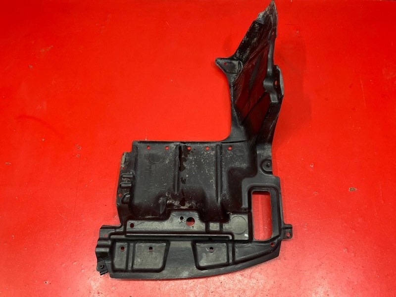 Защита двигателя Toyota Isis ZGM10W 2ZR-FAE 2010 левая (б/у)