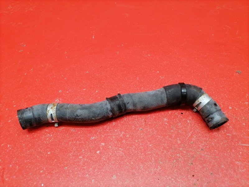 Патрубок радиатора верхний Toyota Isis ZGM10W 2ZR-FAE 2010 (б/у)