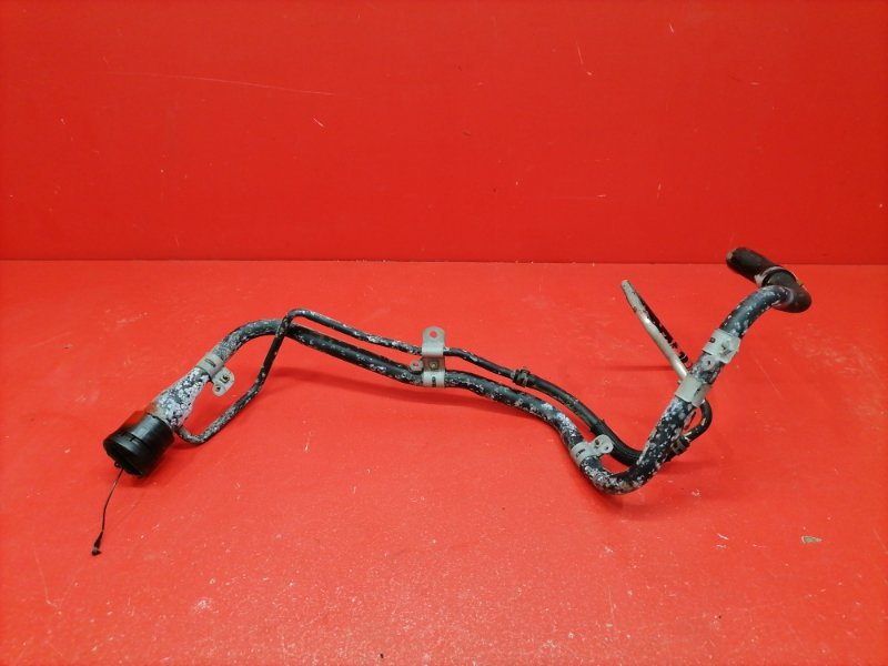 Горловина топливного бака Toyota Isis ZGM10W 2ZR-FAE 2010 (б/у)