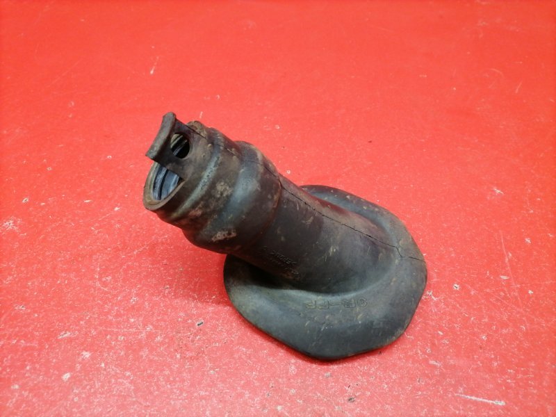 Пыльник рулевой колонки Toyota Isis ZGM10W 2ZR-FAE 2010 (б/у)