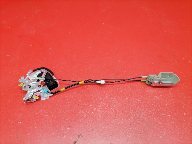 Замок двери Toyota Isis ZGM10W 2ZR-FAE 2010 передний левый (б/у)