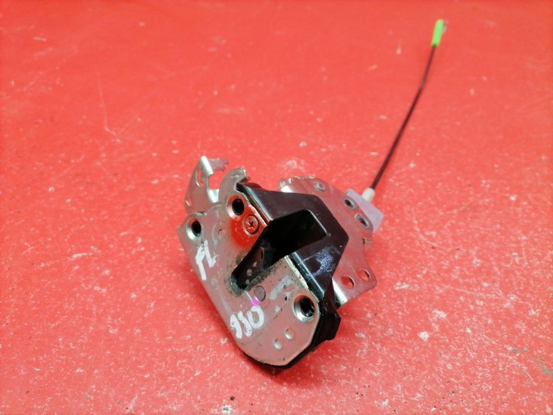 Замок двери Toyota Isis ZGM10W 2ZR-FAE 2010 передний левый (б/у)