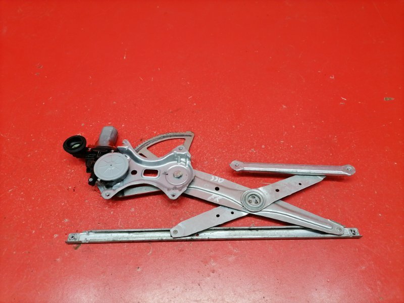 Стеклоподъемник Toyota Isis ZGM10W 2ZR-FAE 2010 передний правый (б/у)