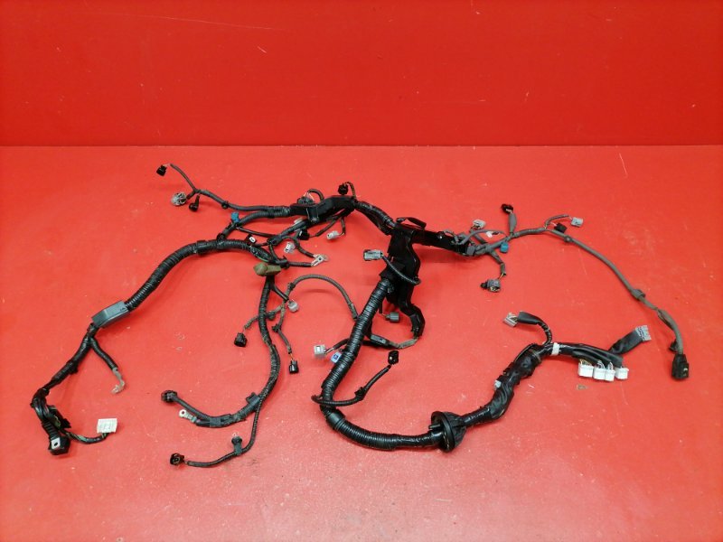 Проводка двигателя Toyota Isis ZGM10W 2ZR-FAE 2010 (б/у)