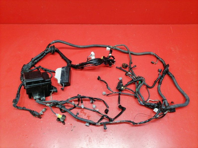 Проводка подкапотная Toyota Isis ZGM10W 2ZR-FAE 2010 (б/у)