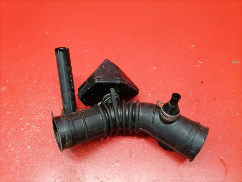 Патрубок воздушного фильтра Toyota Camry ACV31R 1AZ-FE 2001 (б/у)