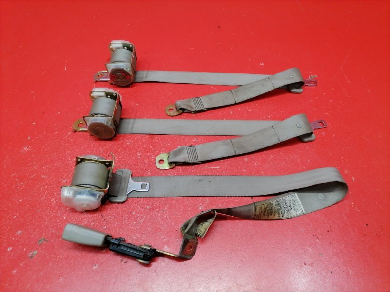 Ремень безопасности Toyota Camry ACV31R 1AZ-FE 2001 задний (б/у)