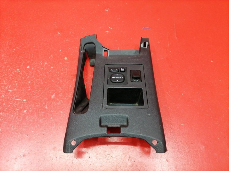 Разъем AUX Toyota RAV4 ZSA30L 3ZR-FAE 2011 (б/у)