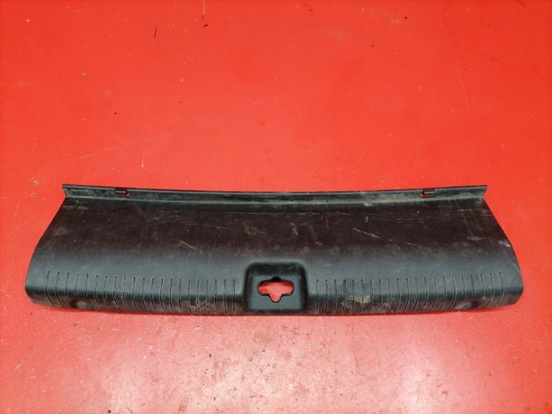 Накладка замка багажника Kia Rio QB G4FC 2012 (б/у)