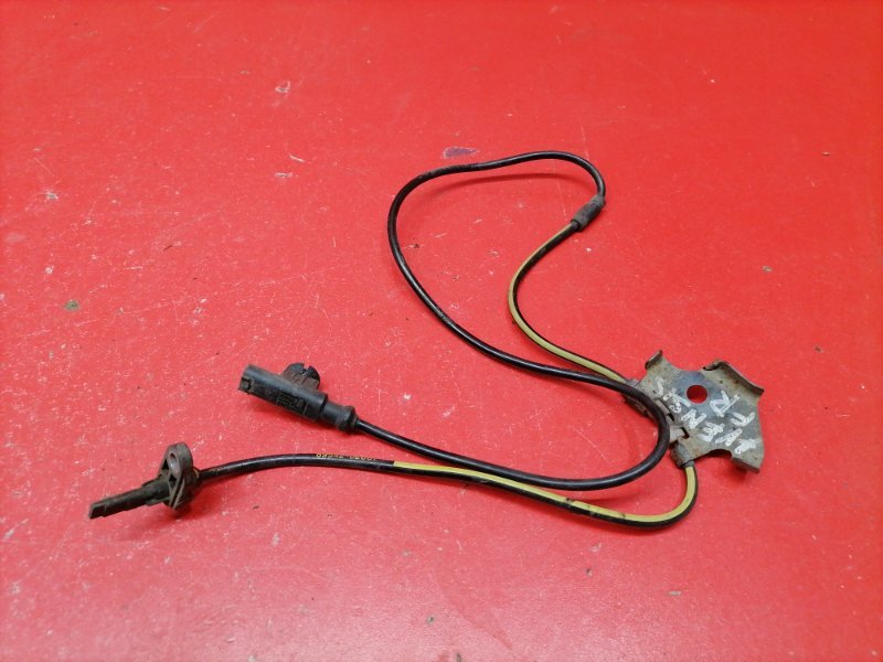 Датчик abs Toyota Avensis ZRT271L 2ZR-FAE 2009 передний правый (б/у)