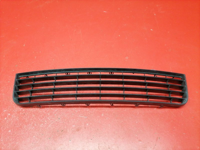 Решетка в бампер Volkswagen Golf 1K1 BSE 2007 передняя (б/у)