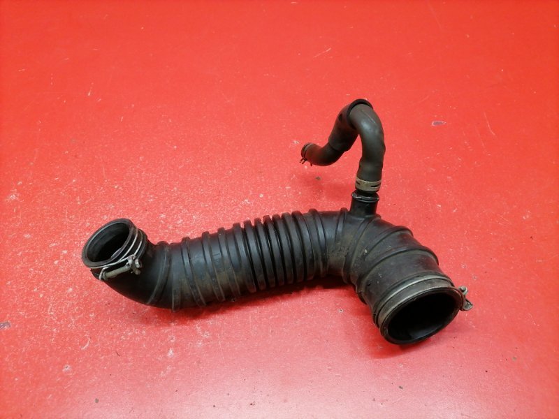 Патрубок воздушного фильтра Mitsubishi Pajero V78W 4M41 2000 (б/у)