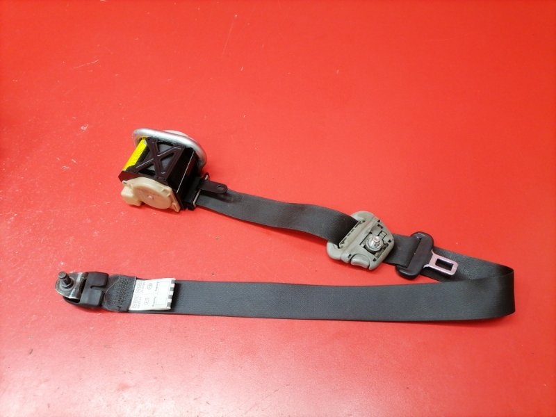 Ремень безопасности Toyota Corolla ZZE121L 3ZZ-FE 2005 передний левый (б/у)