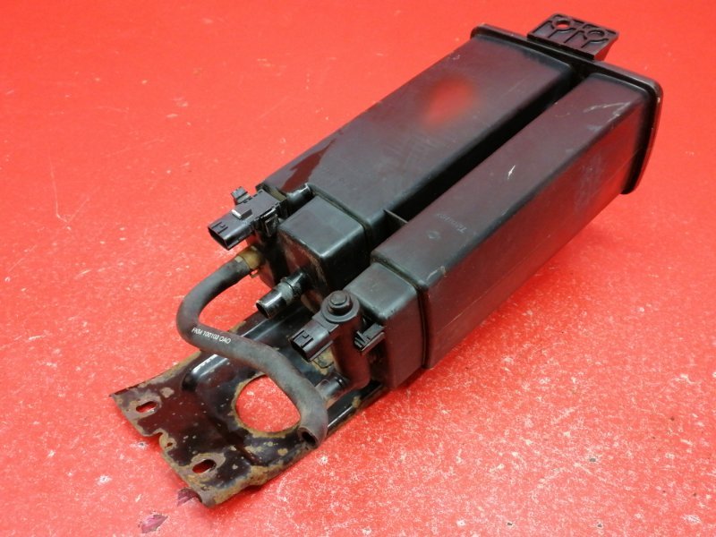 Фильтр паров топлива Nissan Armada TA60 VK56DE 2003 (б/у)